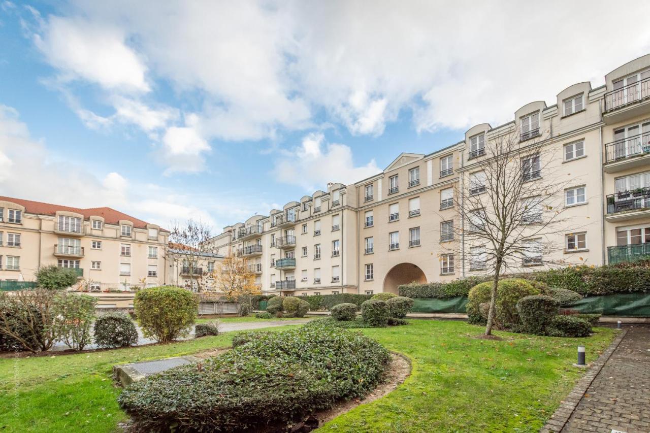 Appartamento Luxe Flat For 7 - Fairytale Factory Bussy-Saint-Georges Esterno foto